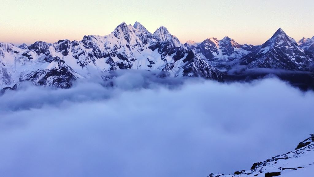 人生第一座5000米雪山-四姑娘山,山友,协作和simond