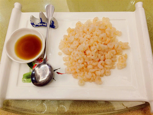 清炒太湖白米虾仁53元:虾仁虽然小,弹性足,沾上醋后味道更加鲜美.