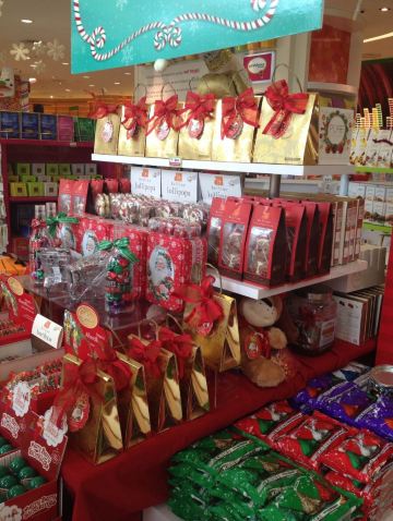 所在的公司装修的 新加坡环球影城 圣淘沙 环球影城 硬汉 糖果店门口