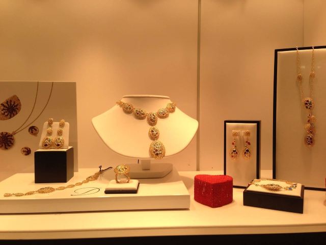 意大利珊瑚上,中午与王立新老师午餐,沟通k金饰品合作事宜 维琴察珠宝