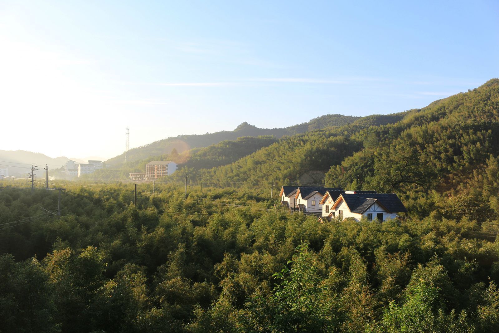 時間:5天 地點:臨安 住宿:海鑫度假山莊 費用:480/人 服務:農家樂