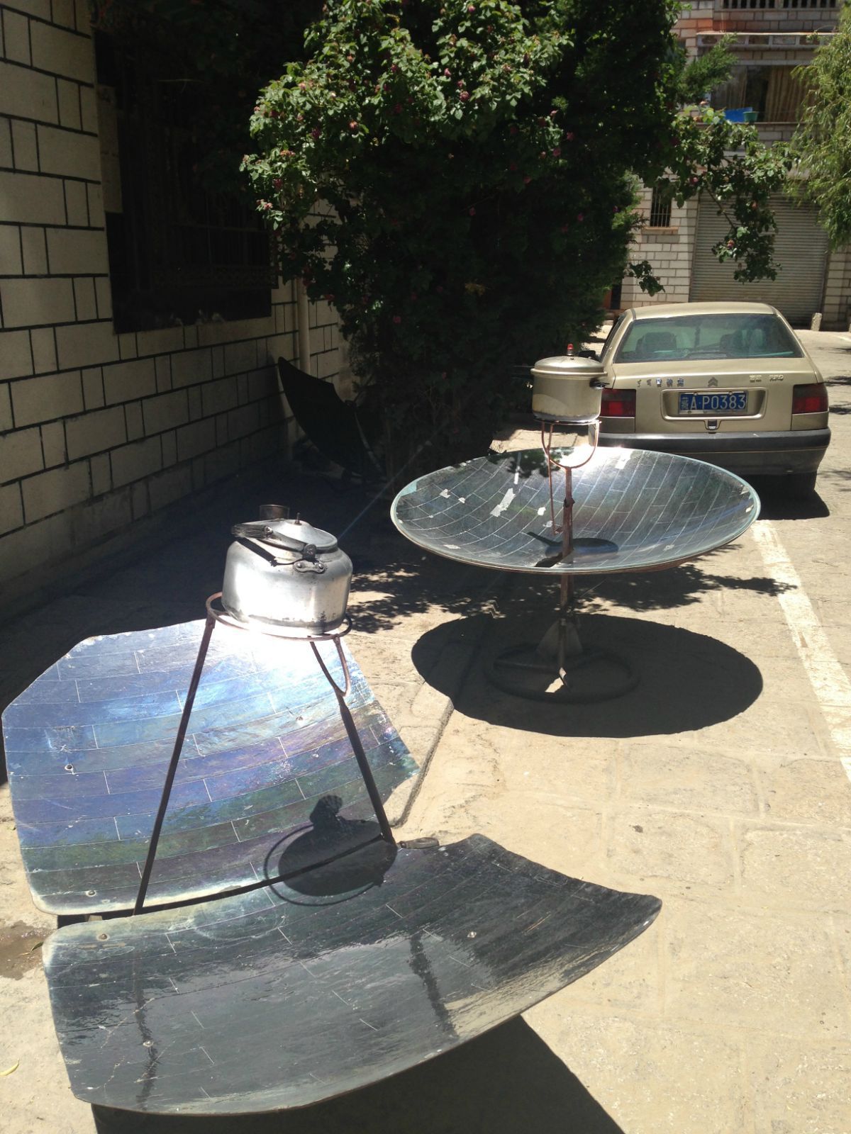 太阳能烧水我还可以接受,太阳能高压锅. 拉萨