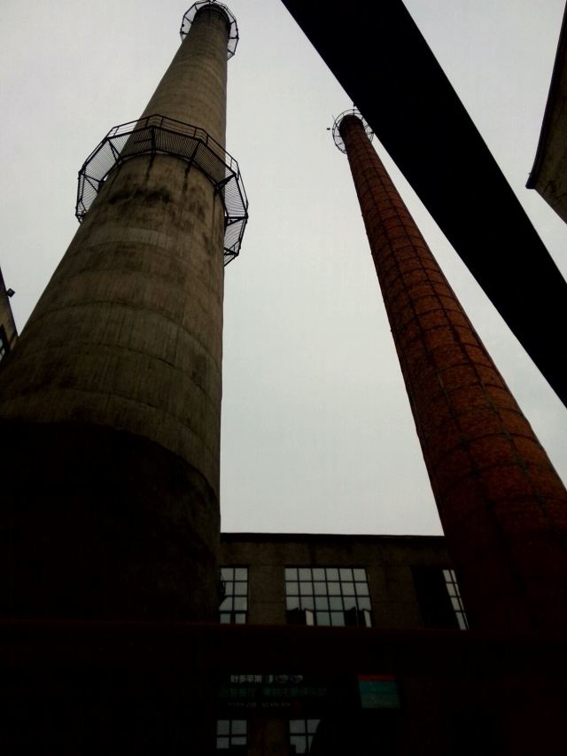 成都市区仅存的高烟囱 东郊记忆