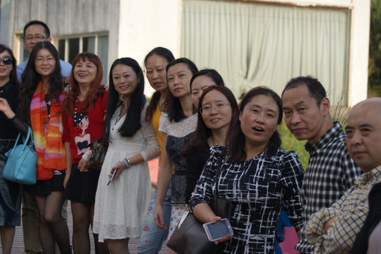 "忆青春,再回首"----2015西昌二中高九一级4班同学会