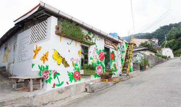 韩国壁画街攻略,人气梨花壁画村书本密码盒攻