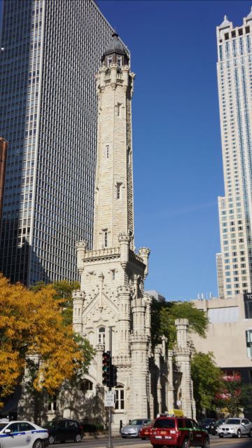 magnificent mile 是北密歇根大街上最繁华的一段,芝加哥建筑精华所在