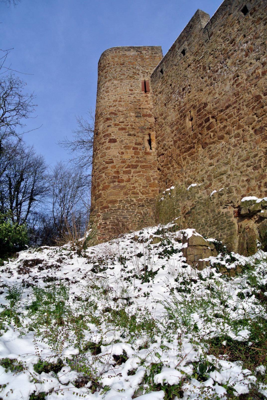 蓝天雪地城墙,1000年前永恒的模样 bad müstereifel