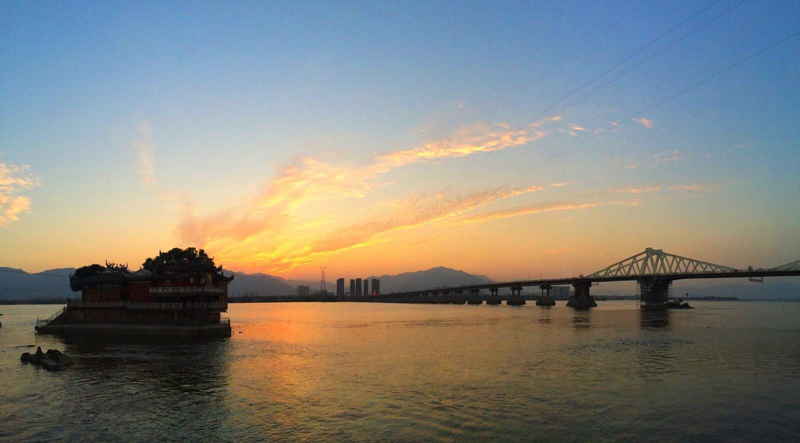 福州金山寺,洪塘大橋的夕陽 & 晚霞 金山寺在福州很出名,在謂技