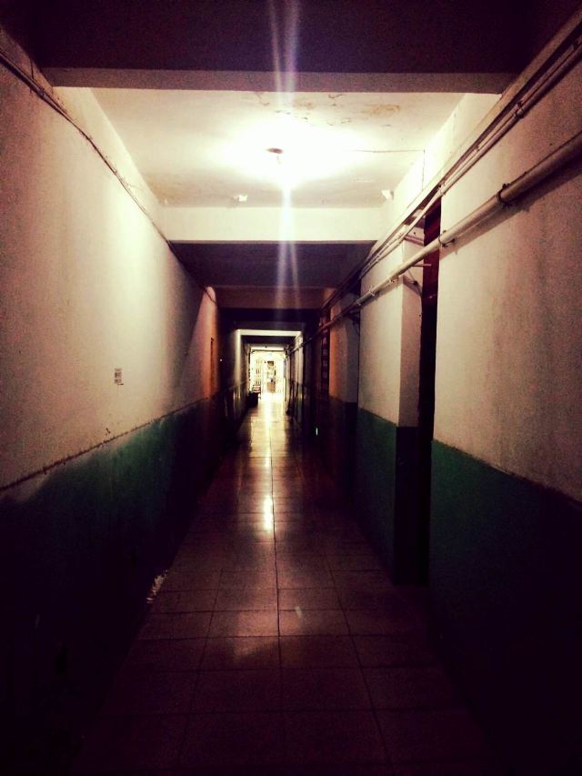 阴暗陈旧的女生宿舍 武汉大学