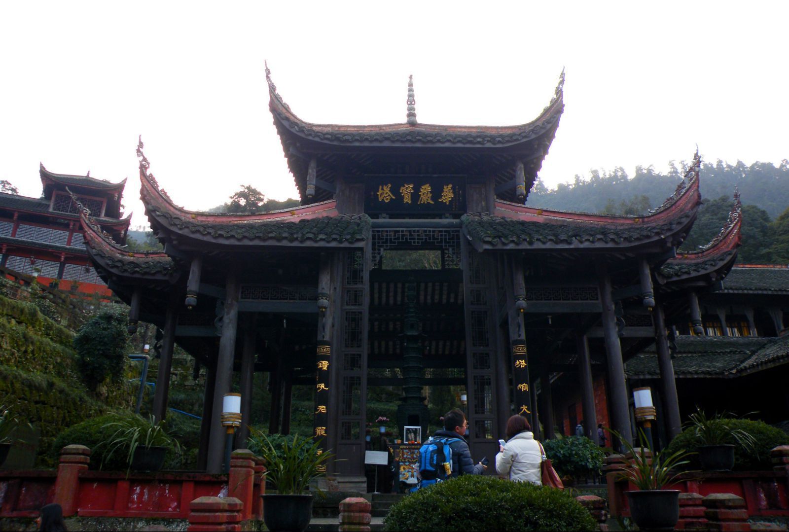 華嚴寶塔,伏虎寺鎮寺之寶,通體一體澆鑄——在幾百年前,如今的技藝都