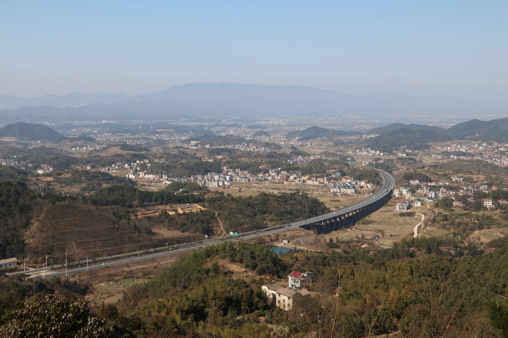 "春节在路上-登江山大灵山