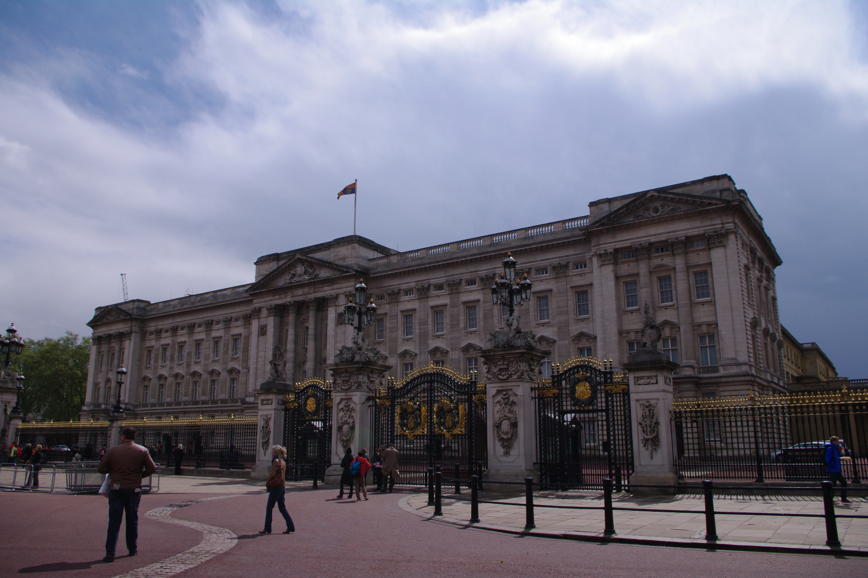 白金汉宫广场 唐宁街10号 唐宁街10号自18世纪以来一直是英国历届首相