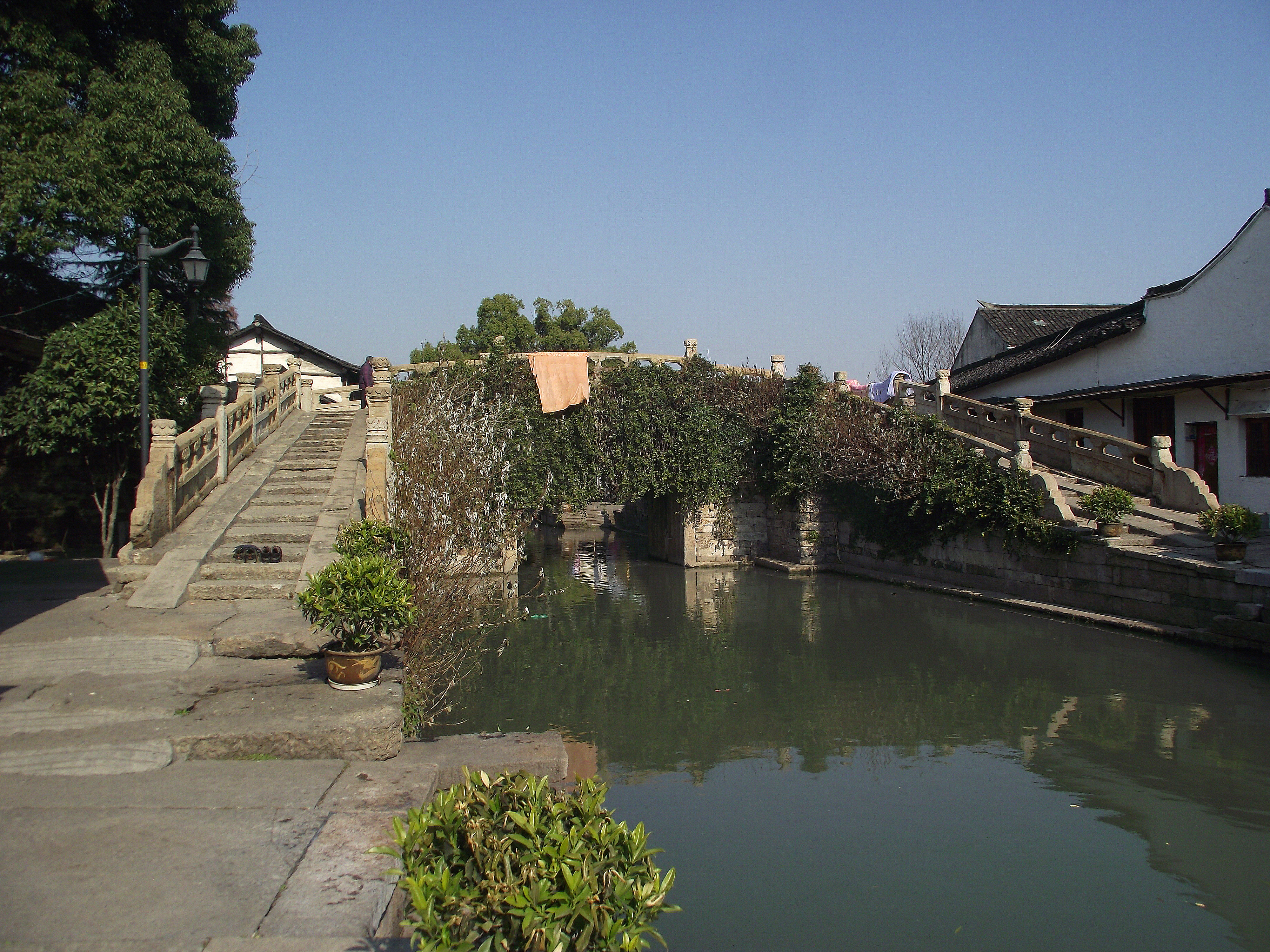 遊紹興,新昌,嵊州天燭湖,中翔湖景溫泉,魯迅故里,沈園,八字橋等12景