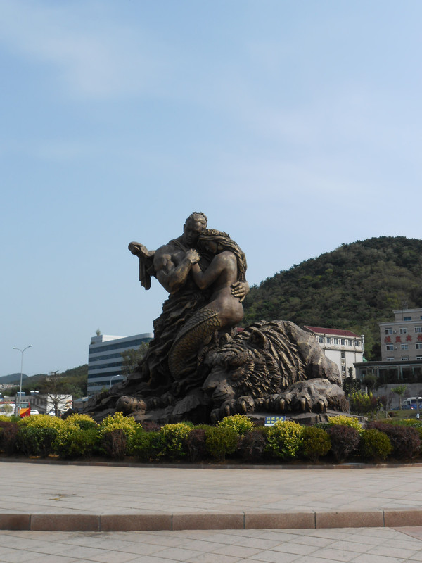 海獸館就一個池子,沒幾種獸,水髒的無語.